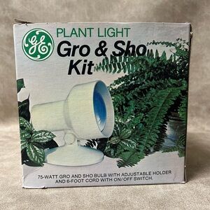GE Gro & Sho Plant Lighting Kit with75 Watt Gro & Show Bulb NEW in Box